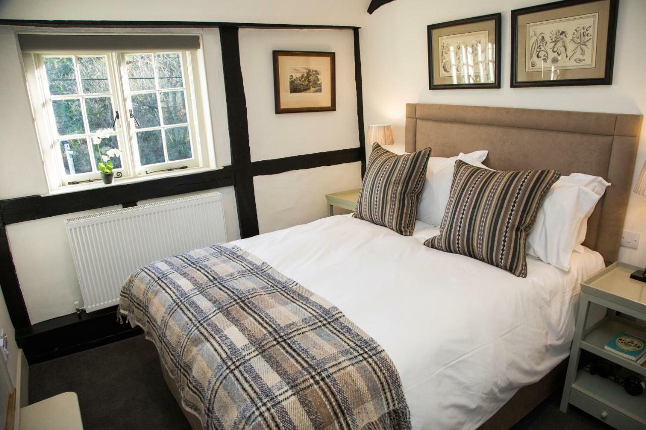 Bed and Breakfast The Merry Harriers à Godalming Extérieur photo